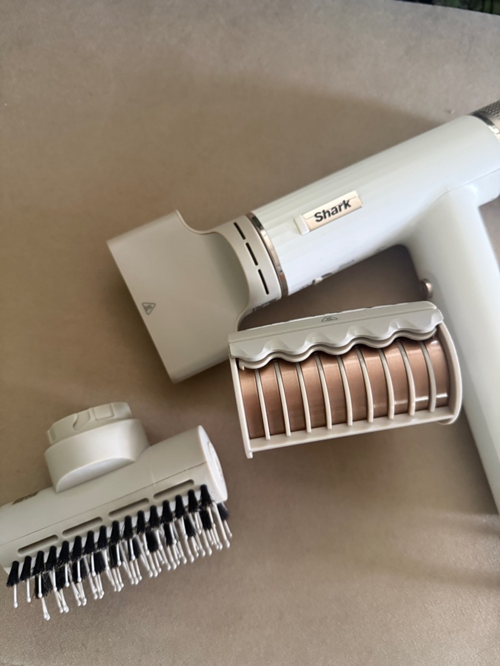 Shark SpeedStyle HD331 Hair Dryer 3-Piece Styling Set Silk White Gently Used